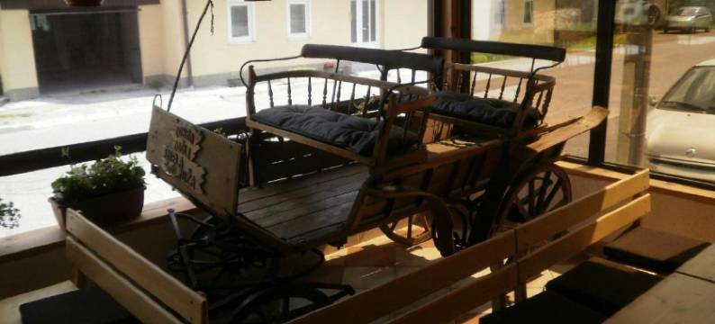 比耶拉鲁萨酒店(Pansion Bijela Ruža - a la Carte)图片