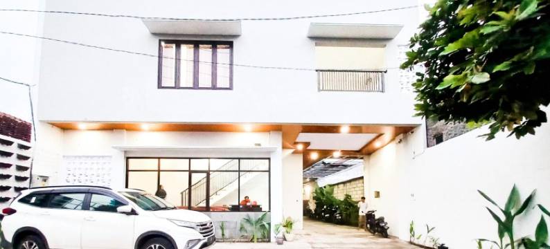 RedDoorz Plus Syariah at Umyas Hotel Near Terminal Anjuk Ladang Nganjuk图片