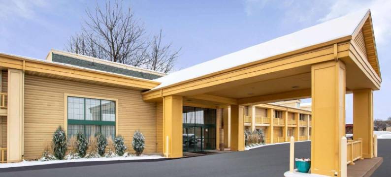 奥什科什拉昆塔温德姆酒店(La Quinta Inn by Wyndham Oshkosh)图片