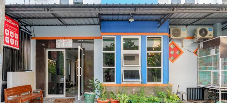 红多兹酒店-近梭罗阿迪苏西普托街(RedDoorz Near Jalan Adi Sucipto Solo)图片