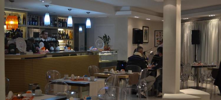 安布罗休拉科尔特酒店(Hotel Ambrosio la Corte)图片