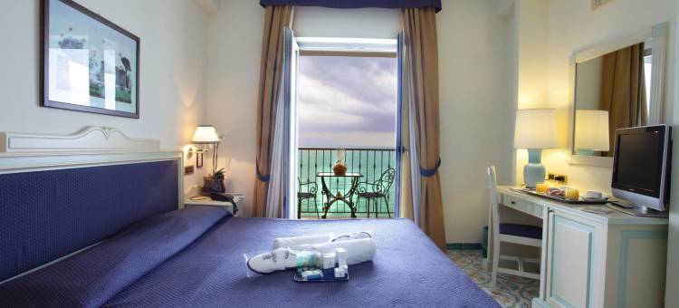 劳埃德拜亚酒店(Lloyd's Baia Hotel)图片
