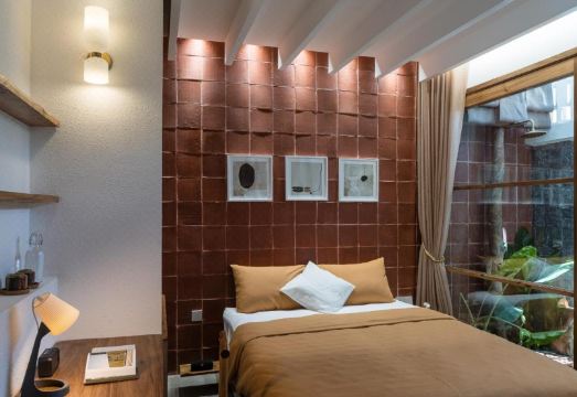 Limdim Here Hotel Overview