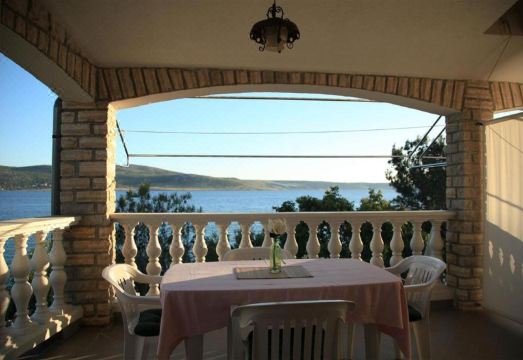 Villa Marijana-Direktno na MoruHotel Overview