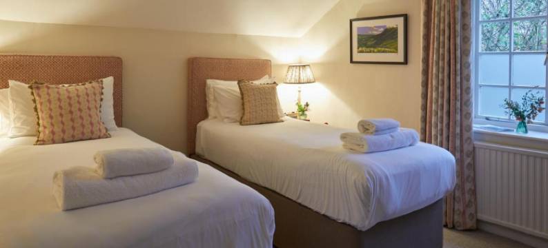 奎恩斯亚姆斯酒店(The Queens Arms)图片