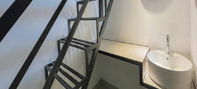 JM Tuparev Mitra RedDoorz图片