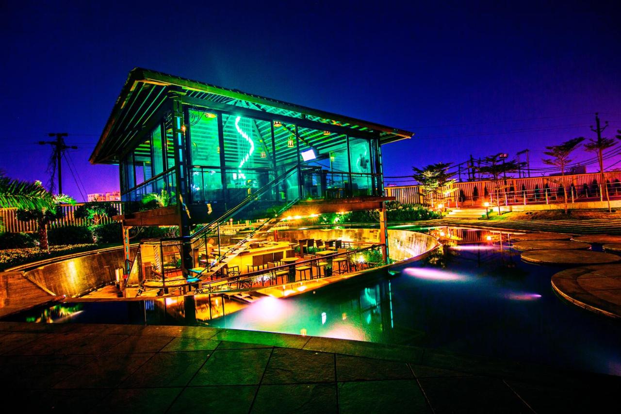 Club Paraiso Over view