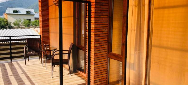 卡兹别基金字塔(Paradise Kazbegi)图片