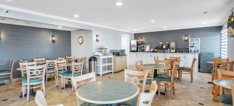 克利夫兰独立城拉昆塔温德姆酒店(La Quinta Inn by Wyndham Cleveland Independence)图片