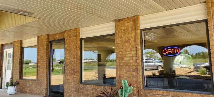 仙人掌旅馆套房(Cactus Inn and Suites)图片