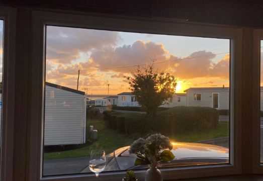 Littlesea Caravan Hotel Overview