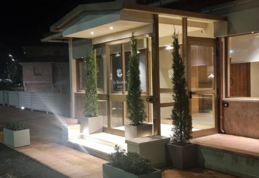 Hotel La MagioneHotel Overview