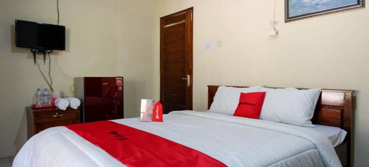 RedDoorz Syariah near Alun Alun Pacitan 2图片