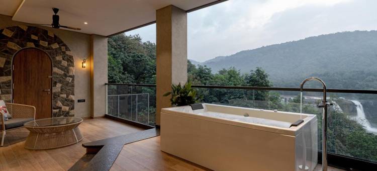 Flora Misty Falls Athirappilly图片