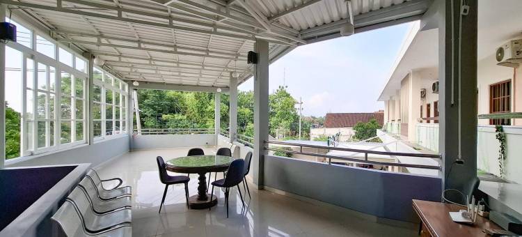 RedDoorz Syariah at Istana Homestay Madiun图片