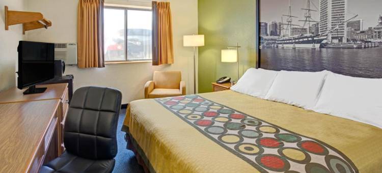 大学公园市华盛顿特区地区速8酒店(Super 8 by Wyndham College Park Wash DC Area)图片