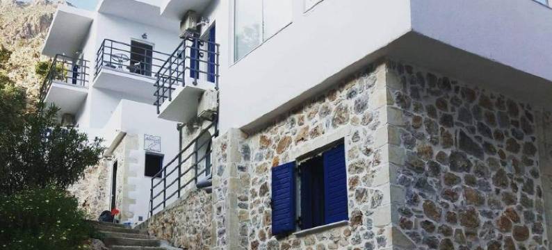 阿克罗亚利约翰客房酒店(John Akroyiali)图片