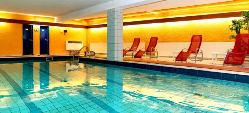 梅兰海伦巴德萨那桑拿酒店(Hotel Meran Hallenbad & Sauna)图片