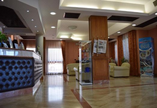 Hotel Palace 2000 Hotel Overview