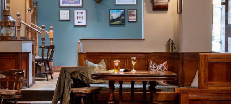 庄园屋红狮酒店(The Red Lion & Manor House)图片