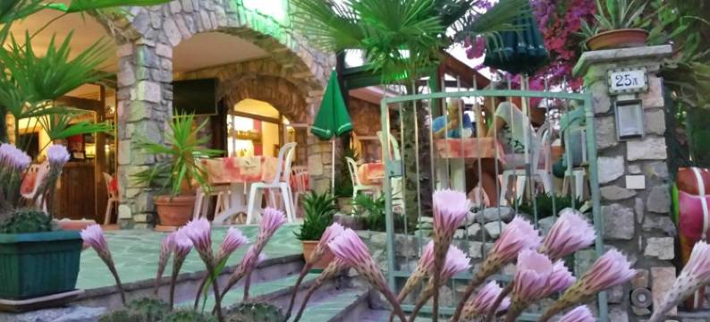 奥古斯塔贾尼酒店(Hotel Augusta Garnì)图片