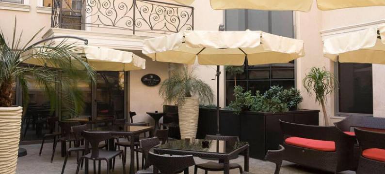 名居酒店(Famous House)图片