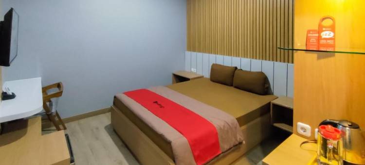 红多兹伊斯兰酒店-近占碑图古朱安(RedDoorz Syariah Near Tugu Juang Jambi)图片
