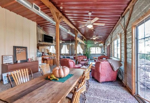 Full Moon Inn Hotel Overview