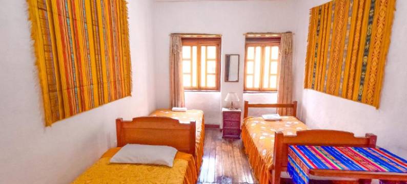 克罗尼尔之家酒店(Colonial House Inn)图片