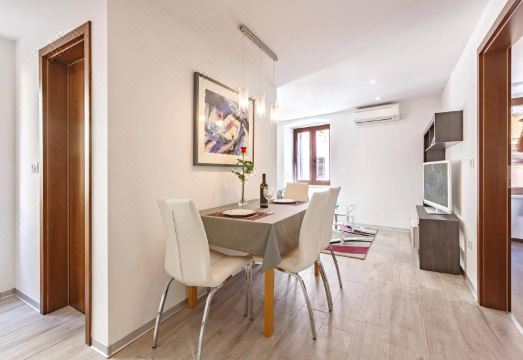 Apartment IreneHotel Overview