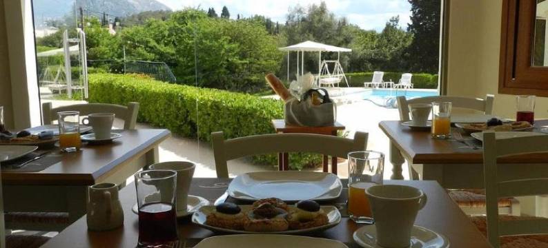 夏日美酒友谊度假村(Summer Nights Bed & Breakfast)图片