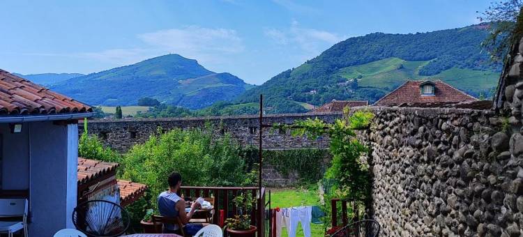 Auberge du Pèlerin Gîte de charme en pierre avec vue sur les montagnes图片