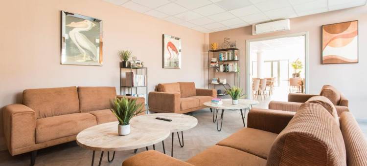 Villeneuve-lès-Avignon的Zenao Appart'hôtels(Zenao Appart'hôtels Villeneuve-lès-Avignon)图片