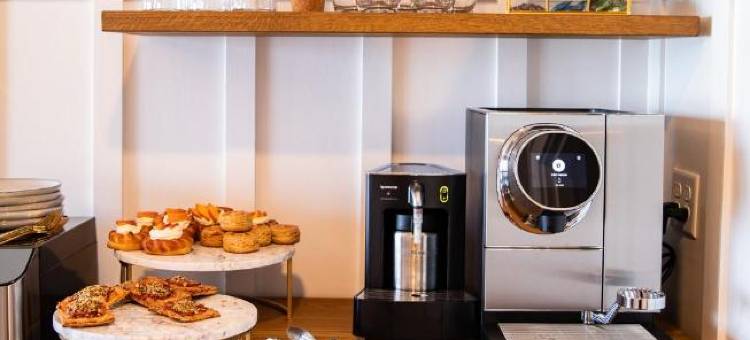 指南针麦克明维尔(the compass mcminnville)图片