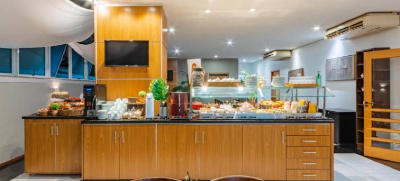 布里斯托尔中心西维科马尔蒂酒店(Bristol Centro Civico Curitiba)图片