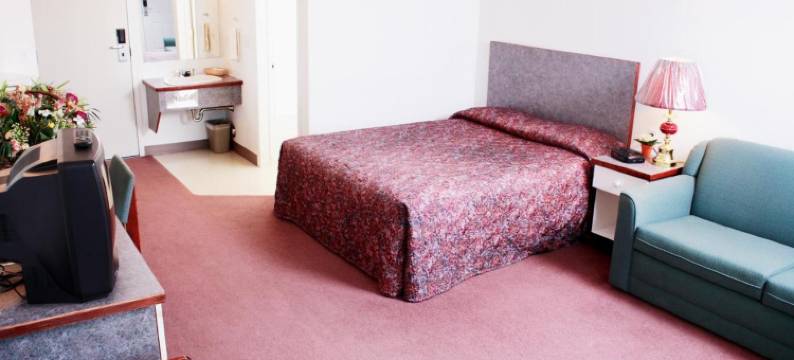 乡村俱乐部汽车旅馆(Country Club Inn)图片