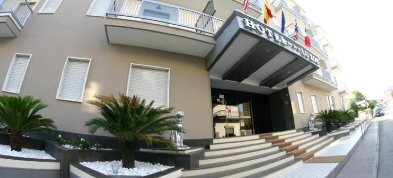 卢克索酒店(Hotel Luxor)图片