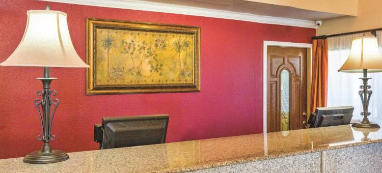 特哈查比温德姆呗盟酒店(Baymont by Wyndham Tehachapi)图片