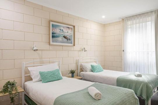 Penguin Mews Merimbula Hotel Overview