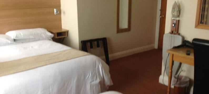 坦普尔莫尔阿姆斯酒店(Templemore Arms Hotel)图片