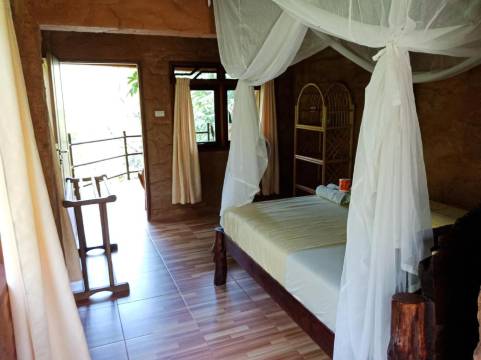 岩石山林小屋&餐馆(On the Rocks Bungalows, Restaurant and Jungle Trekking Tours)
