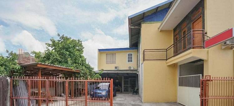 红多兹伊斯兰酒店-近苏拉马杜(RedDoorz Syariah Near Suramadu)图片