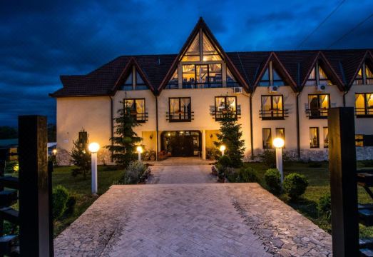 Conacul ArchiaHotel Overview