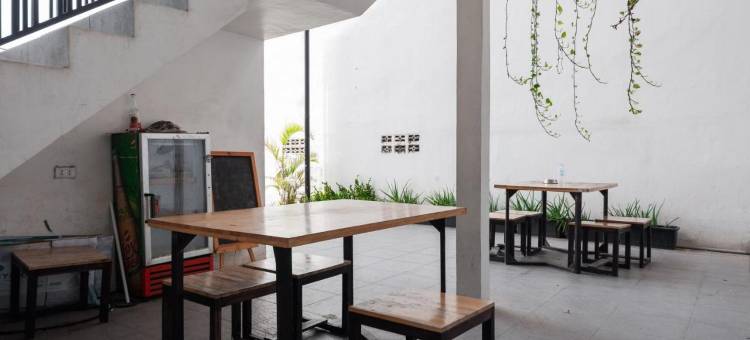 扎伊诺尔阿比丁班达亚齐红多兹伊斯兰酒店-近RSUD(RedDoorz Syariah Near Rsud Zainoel Abidin Banda Aceh)图片