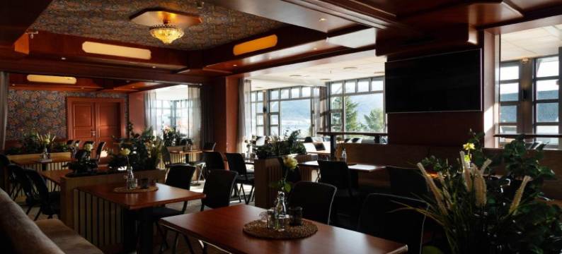 韦斯特内斯峡湾酒店(Vestnes Fjordhotell)图片