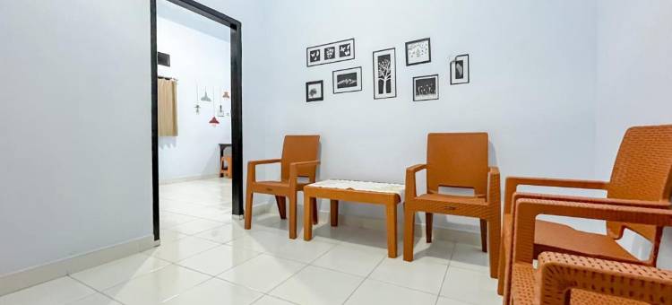 RedDoorz Syariah at Home Ampana Guest House Ampana Kota图片