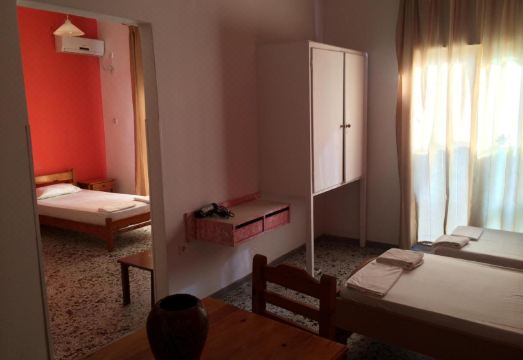 Nitsa Rooms Hotel Overview