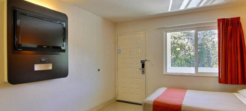 圣巴巴拉市6号汽车旅馆 - 卡宾特里拉南部(Motel 6 Carpinteria, CA - Santa Barbara - South)图片