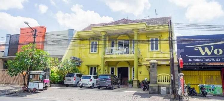 巴布萨拉姆荣库特米特拉红门酒店民宿(Homestay Babussalam Rungkut Mitra RedDoorz)图片