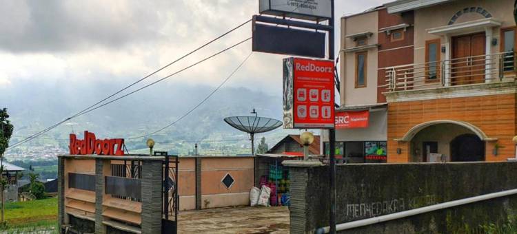 红多兹酒店-近迪昂茶园农场旅游区(RedDoorz Near Agrowisata Kebun Teh Dieng)图片